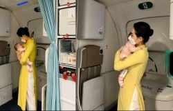 cau chuyen em be 2 thang tuoi da phai xa cha me ve nuoc tranh dich lay nuoc mat dan mang