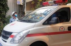 5 nguoi than nu nhan vien dien may xanh tron cach ly ve nha