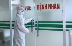 phi cong nhiem covid 19 tung du tiec tai quan bar buddha o tphcm