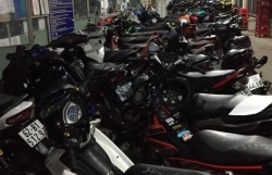 bat giu hang chuc quai xe tu tap dua xe o tien giang