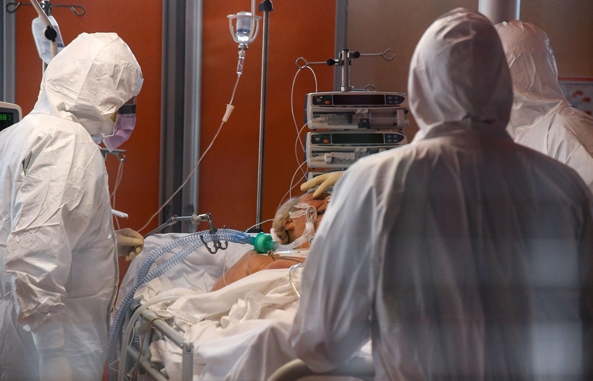 Hơn 10.000 người mắc COVID-19 tử vong, Italy treo cờ rủ tưởng niệm nạn nhân