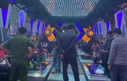 Tạm giữ 11 thanh niên mở "tiệc ma túy" mừng sinh nhật trong quán karaoke