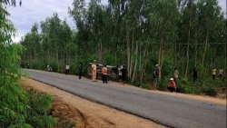 o to nhom vi pham lao thang vao chot chan hat vang csgt tai gia lai