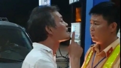 Tài xế xe biển xanh say xỉn, tát vào mặt CSGT Thanh Hóa