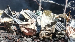 hien truong tan hoang sau vu chay cong ty phich nuoc rang dong