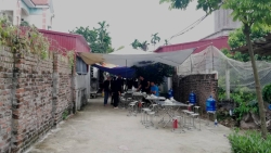 vu an mang o dan phuong ha noi be gai hon 1 thang tuoi ngu trong phong may man thoat chet