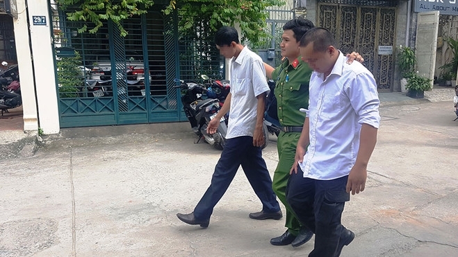 Vụ phó chánh án bị tố bắt cóc trẻ: Trục xuất 2 người ra khỏi căn nhà tranh chấp