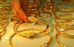 gia vang hom nay 210 tiep tuc lao doc mat moc 41 trieu dongluong