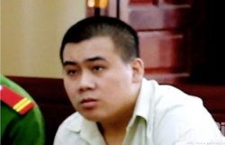 hiep dam be gai 7 tuoi trong ngoi nha hoang nam thanh nien linh 15 nam tu