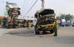 hung than xe ben vuot au tong xe tai giua nga tu