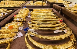 gia vang hom nay 911 lao doc giam manh gan 300000 dongluong