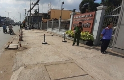 an mang luc nua dem sau khi bat ngo ve tham vo