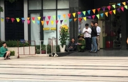 ha noi be gai roi tu tang 39 chung cu goldmark city xuong dat tu vong