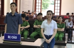 phat tu doi tuong nhan mua sung bi mat am sat lanh dao quan tan binh gia 100000 usd