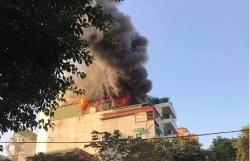 video chay lon tai quan karaoke pho thi sach ha noi