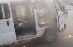 binh duong xe dua don hoc sinh bat ngo boc chay tren duong toi truong