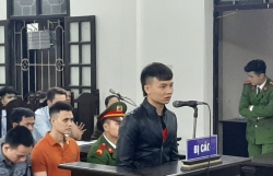 kha banh cung dong bon gui don xin giam an tu