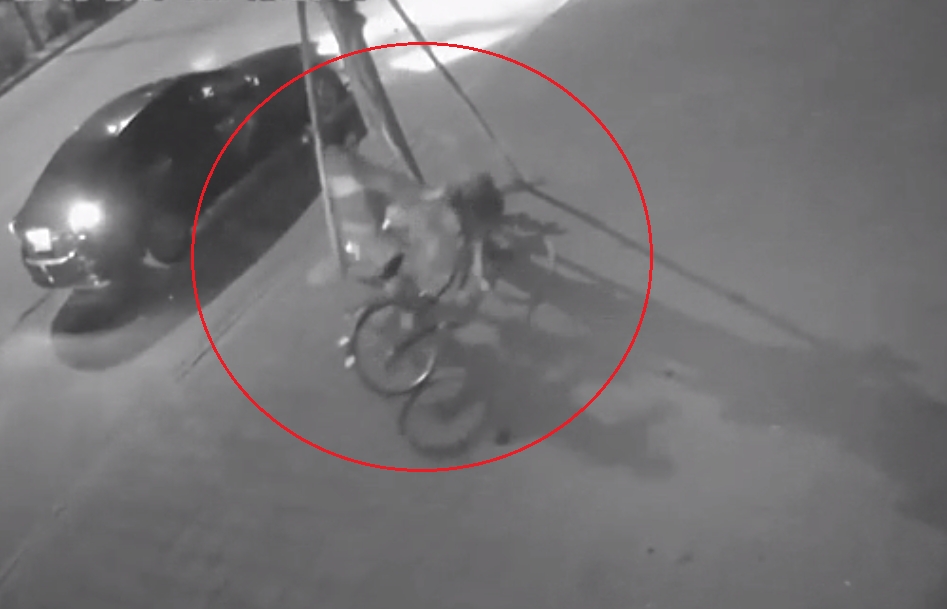 ha noi truy tim tai xe o to tong cu ba tu vong keo thi the nan nhan len via he roi bo di