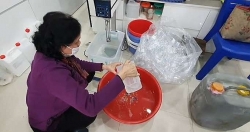 loi dung dich virus corona san xuat nuoc rua tay gia co the bi xu ly hinh su