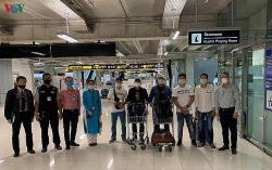 7 cong dan viet nam bi ket tai bangkok thai lan da duoc dua ve nuoc