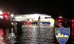 Ảnh: Gần 150 người sống sót thần kỳ khi máy bay lao xuống sông Florida (Mỹ)