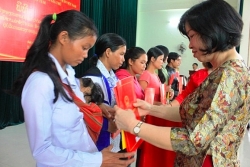 38 người Lào ở Kon Tum được nhập quốc tịch Việt Nam