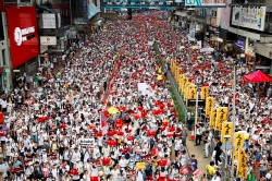 Nửa triệu người Hong Kong biểu tình lớn nhất trong 15 năm