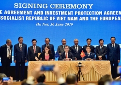 Việt Nam chính thức ký EVFTA và IPA với EU