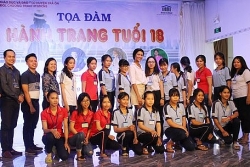 to chuc room to read doi doi cho hang tram nu sinh vinh long