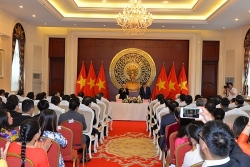 Chủ tịch Quốc hội đánh giá cao việc thành lập các hội đoàn người Việt Nam tại Trung Quốc