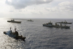 Tàu chiến hiện diện Biển Đông, ASEAN quan ngại