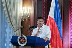 Lo xung đột, "thảm sát", Tổng thống Duterte mang "vấn đề Biển Đông" tới Trung Quốc