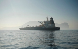 Siêu tàu chở dầu Iran vừa được thả đã bị Mỹ ra lệnh bắt giữ