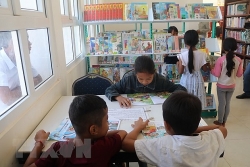Đại sứ quán Việt Nam tặng 500 đầu sách cho thư viện tỉnh Kampong Speu, Campuchia