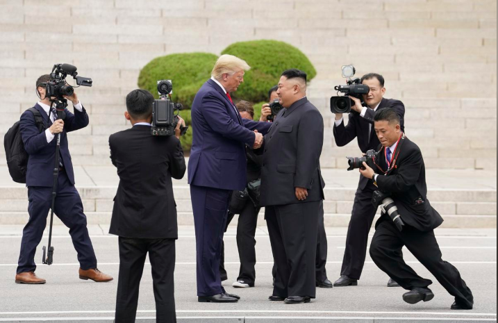 Tổng thống Trump lạnh lùng nói ông Kim Jong Un nguy cơ “mất tất cả”