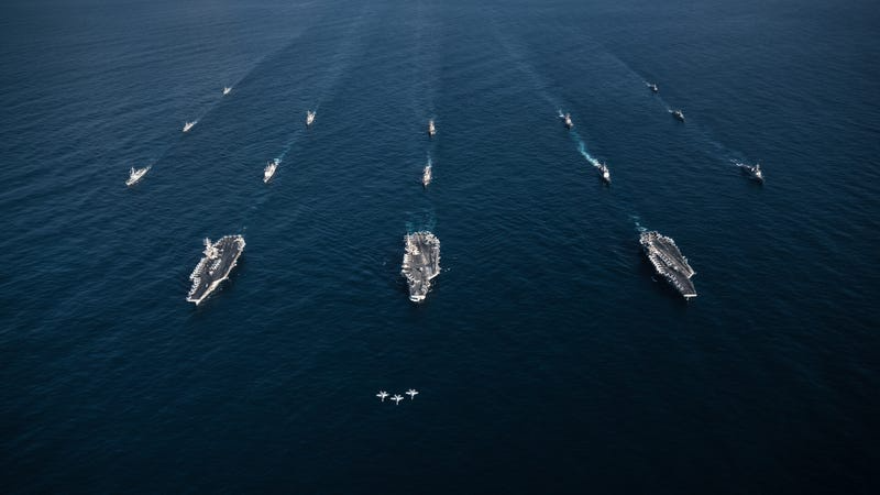 Mỹ bất ngờ huy động 3 tàu sân bay kiềm chế Trung Quốc?