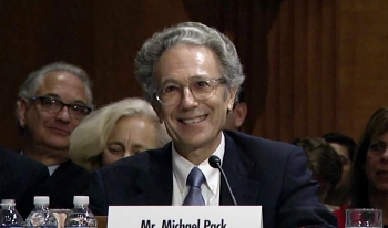 hang loat quan chuc cua ong trump lan luot bay ghe trong ngay dau ong biden lam tong thong