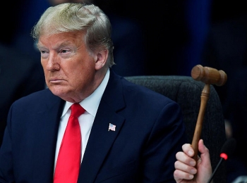 trump tinh ke tra dua cac nghi si cong hoa bat trung