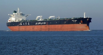 Mỹ tìm cách bắt giữ tàu nghi chở dầu của Iran