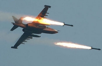 video chien co nga oanh tac du doi o mien trung syria