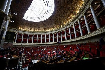 Quốc hội Pháp bất ngờ dừng họp vì phát biểu của Tổng thống Macron