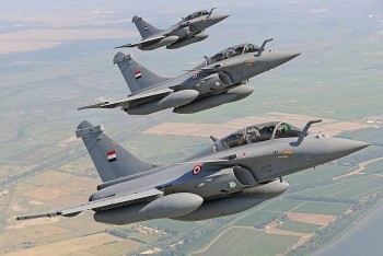 paris ban giao 6 chien co phuong hoang rafale dau tien theo don dat hang cho athens