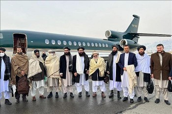 taliban lan dau cu dai dien sang chau au du hop