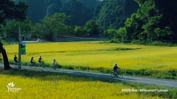 tet co truyen song dong trong thuoc phim ngan quang ba du lich