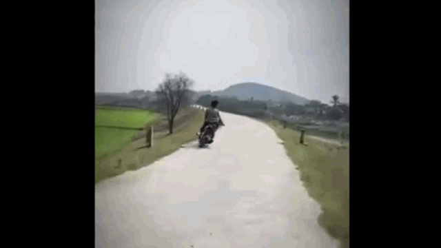 camera giao thong danh vong tren duong de thanh nien nhan cai ket muoi mat