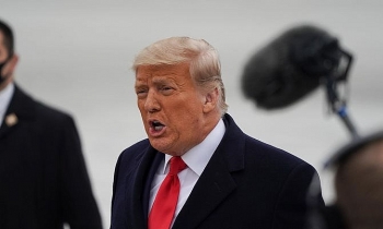 youtube khoa tai khoan cua luat su than can ong trump