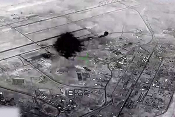 Mỹ công bố đoạn video căn cứ bị dội tên lửa của Iran