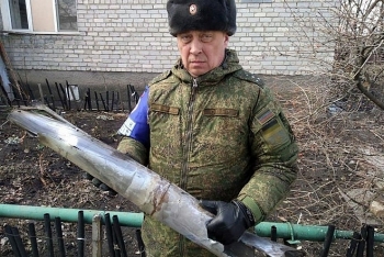 quan doi ukraine bat dau tan cong truc dien donetsk sau khi phao kich