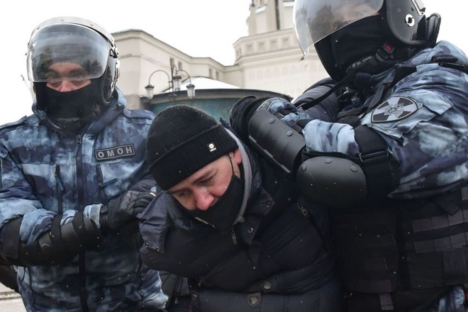 Cảnh sát chống bạo động Nga rầm rộ tuyển quân