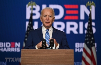 hang loat quan chuc than tin cua trump bam re trong cac ban co van cua chinh quyen biden